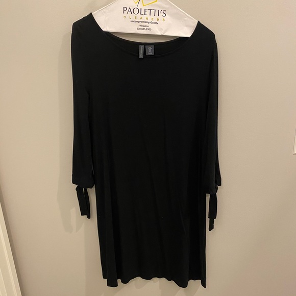 Paraphrase Dresses & Skirts - Paraphrase Black Long Sleeve Dress w/ Tie Sleeves